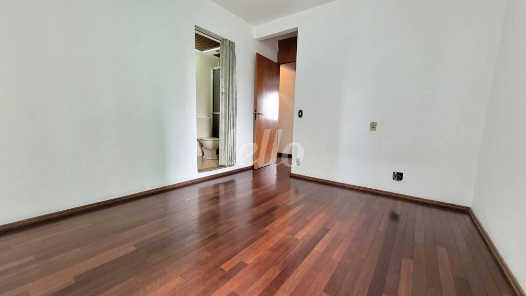 SUITE de Apartamento à venda, Padrão com 101 m², 2 quartos e 2 vagas em Centro - Santo André