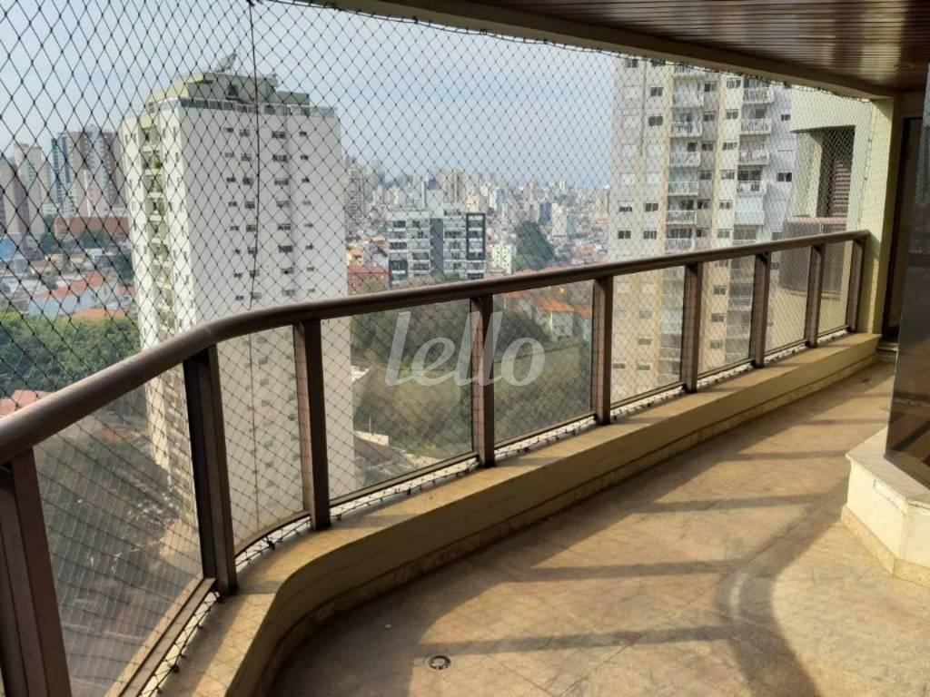 VARANDA de Apartamento para alugar, Padrão com 248 m², e 4 vagas em Santana - São Paulo
