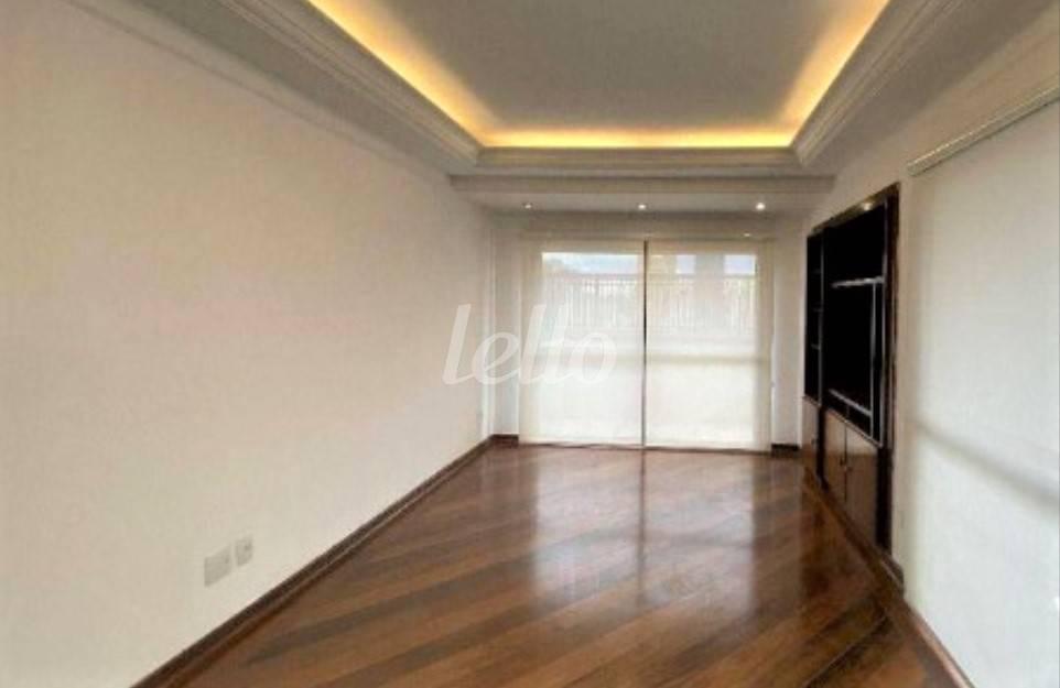 LIVING de Apartamento à venda, cobertura - Padrão com 151 m², 3 quartos e 3 vagas em Moema - São Paulo