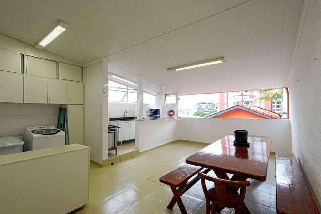 COZINHA - ÁREA DE SERVIÇO de Casa à venda, assobradada com 280 m², 6 quartos e 2 vagas em Vila Madalena - São Paulo