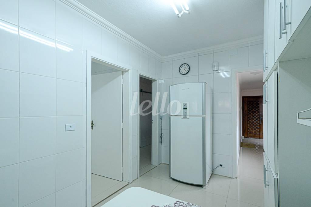 COZINHA de Casa à venda, assobradada com 280 m², 6 quartos e 2 vagas em Vila Madalena - São Paulo