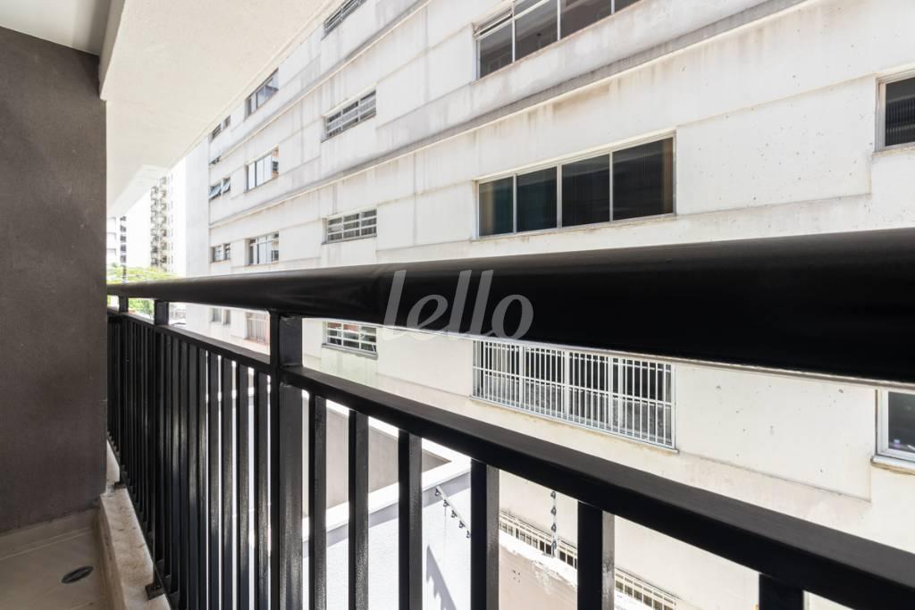 VARANDA de Apartamento à venda, Padrão com 26 m², 1 quarto e em Bela Vista - São Paulo