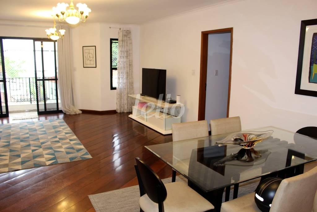 SALA PARA DOIS AMBIENTES - SACADA de Apartamento à venda, Padrão com 145 m², 3 quartos e 3 vagas em Água Fria - São Paulo