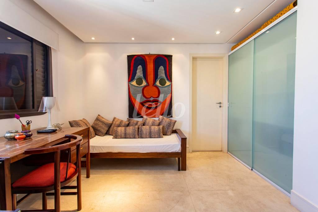 SUÍTE 1 de Apartamento para alugar, Padrão com 120 m², 3 quartos e 2 vagas em Jardim Paulista - São Paulo