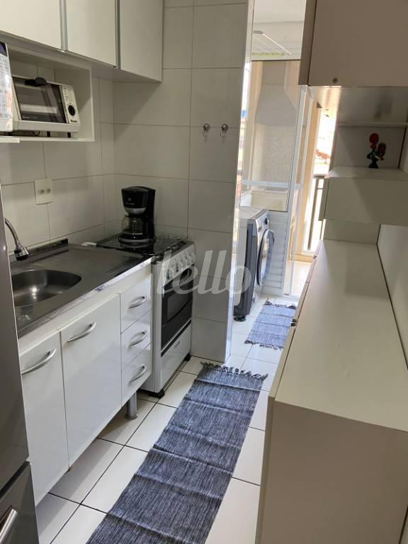 COZINHA E ÁREA DE SERVIÇO de Apartamento à venda, Padrão com 60 m², 2 quartos e 2 vagas em Vila Mazzei - São Paulo