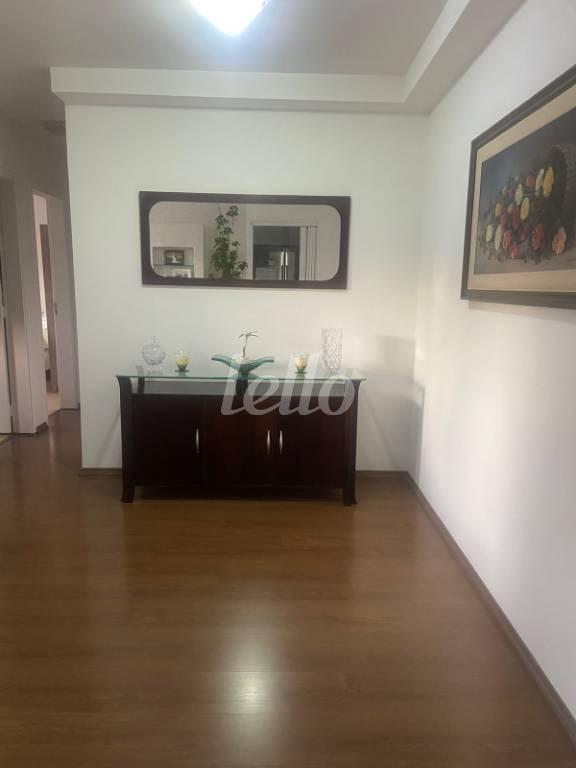 SALA DOIS AMBIENTES de Apartamento à venda, Padrão com 60 m², 2 quartos e 2 vagas em Vila Mazzei - São Paulo