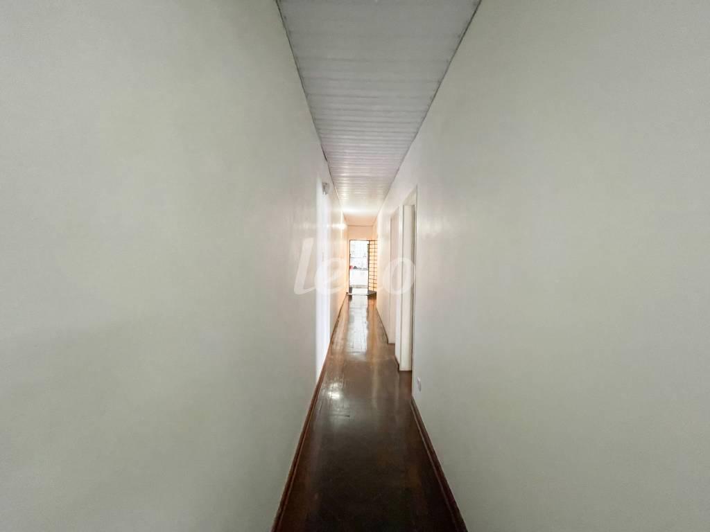 CORREDOR de Casa à venda, sobrado com 371 m², 2 quartos e 2 vagas em Mooca - São Paulo