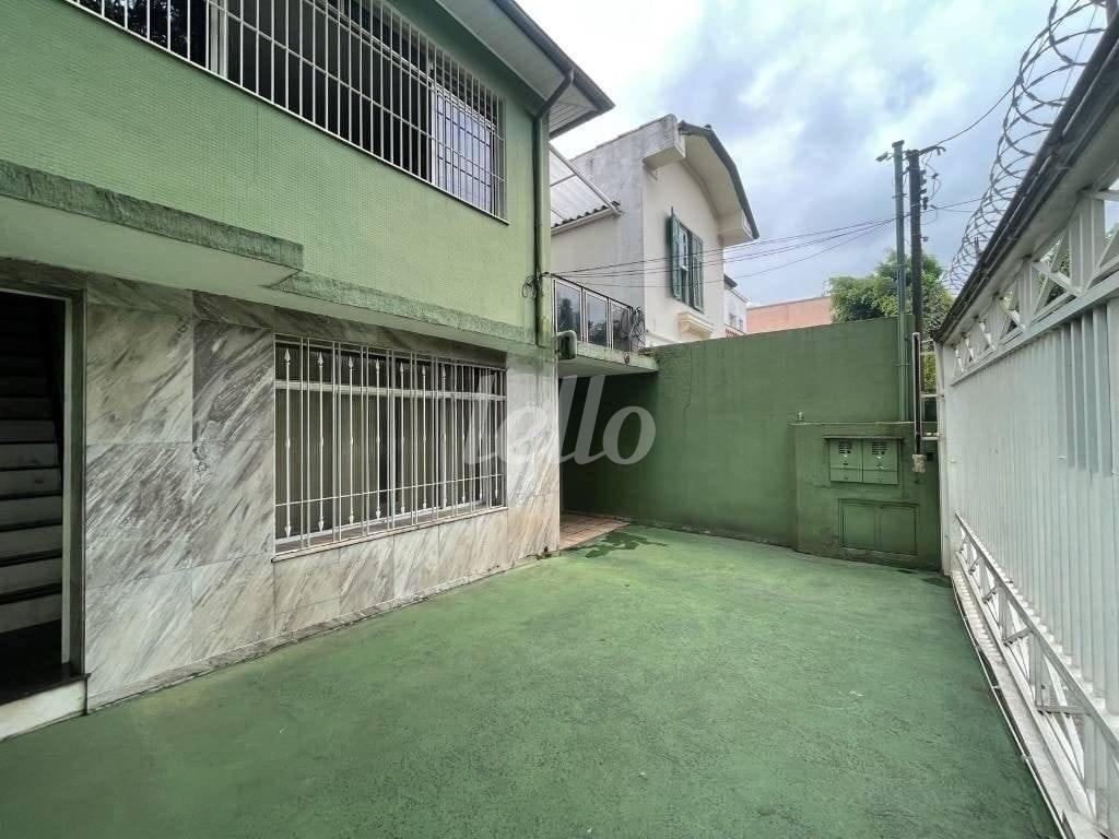 GARAGEM de Casa à venda, sobrado com 371 m², 2 quartos e 2 vagas em Mooca - São Paulo