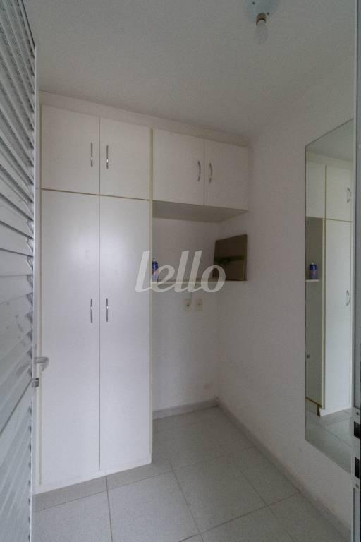 DORMITÓRIO DE SERVIÇO de Apartamento à venda, Padrão com 146 m², 3 quartos e 3 vagas em Itaim Bibi - São Paulo