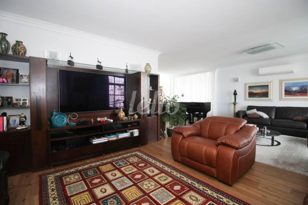 SALA DE TV de Apartamento à venda, Padrão com 224 m², 3 quartos e 1 vaga em Jardim Paulista - São Paulo