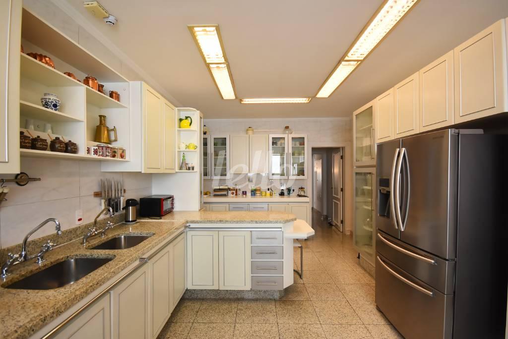 COZINHA de Apartamento à venda, Padrão com 587 m², 5 quartos e 8 vagas em Jardim Paulista - São Paulo