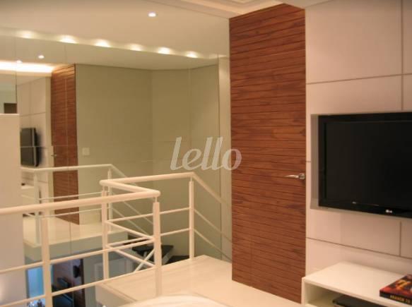 DORMITÓRIO de Apartamento para alugar, Duplex com 67 m², 1 quarto e 2 vagas em Moema - São Paulo