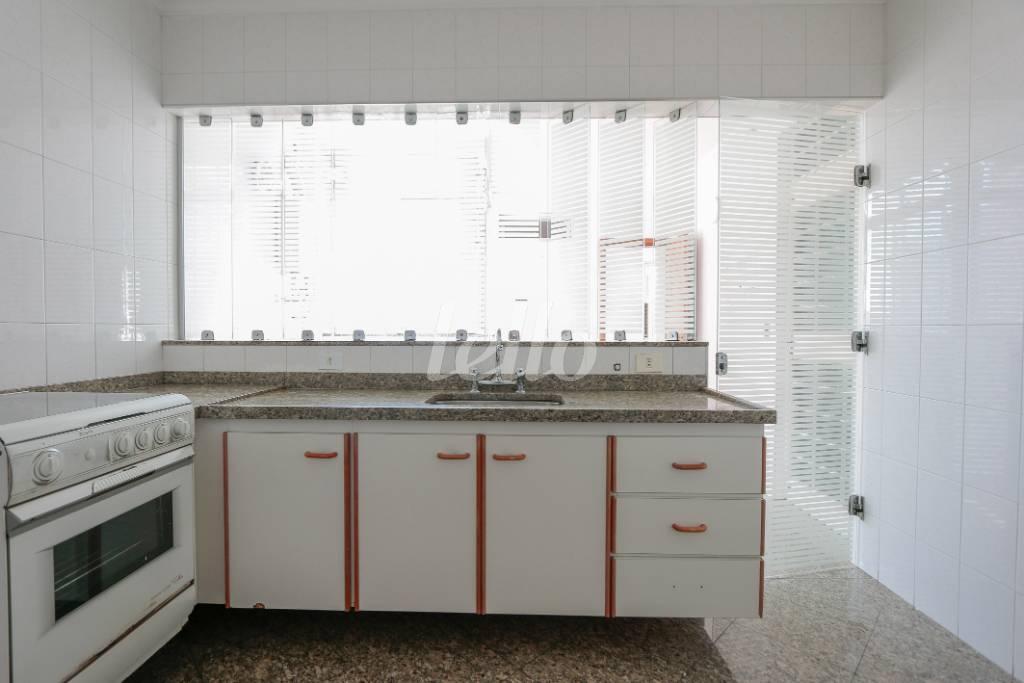COZINHA de Apartamento para alugar, Padrão com 160 m², 3 quartos e 1 vaga em Higienópolis - São Paulo