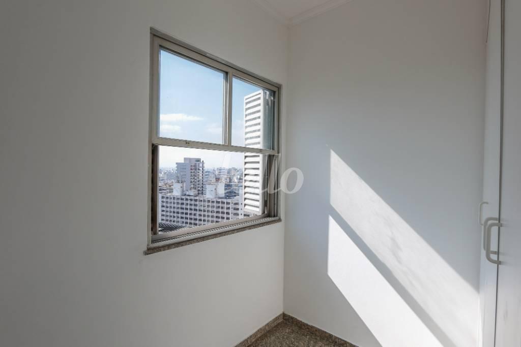 DORMITÓRIO DE SERVIÇO de Apartamento para alugar, Padrão com 160 m², 3 quartos e 1 vaga em Higienópolis - São Paulo