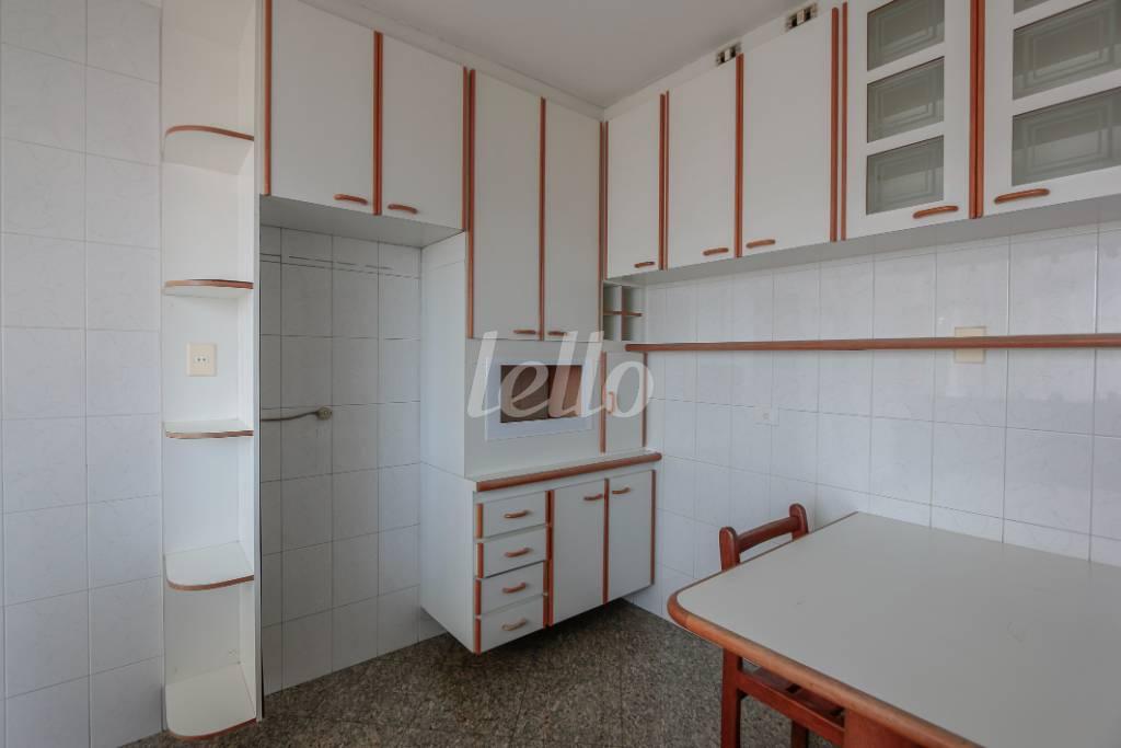 COZINHA de Apartamento para alugar, Padrão com 160 m², 3 quartos e 1 vaga em Higienópolis - São Paulo