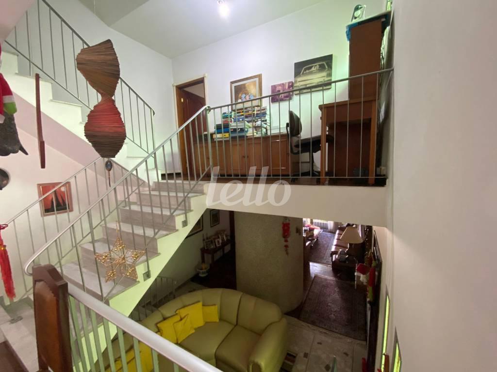 SALA DOIS AMBIENTES de Casa à venda, sobrado com 228 m², 3 quartos e 2 vagas em Vila Paulista - São Paulo