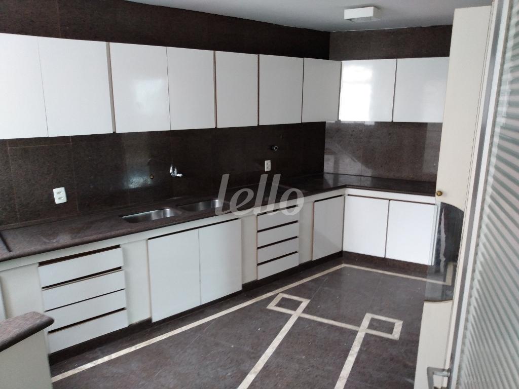 COZINHA de Apartamento para alugar, Padrão com 190 m², 3 quartos e 2 vagas em Perdizes - São Paulo