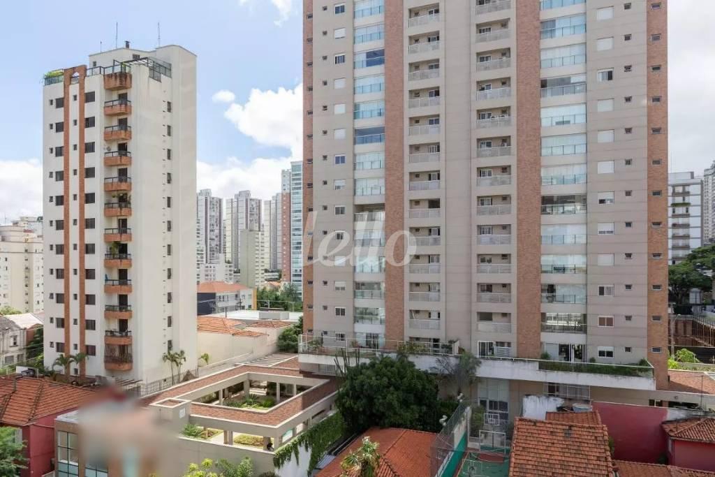 VISTA de Apartamento à venda, Padrão com 128 m², 3 quartos e 2 vagas em Perdizes - São Paulo