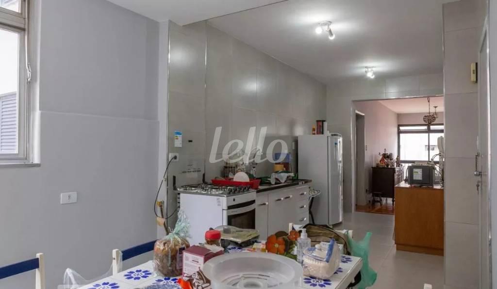 COZINHA de Apartamento à venda, Padrão com 128 m², 3 quartos e 2 vagas em Perdizes - São Paulo