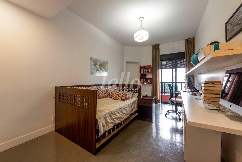 SUÍTE 3 de Apartamento para alugar, Padrão com 500 m², 4 quartos e 6 vagas em Real Parque - São Paulo