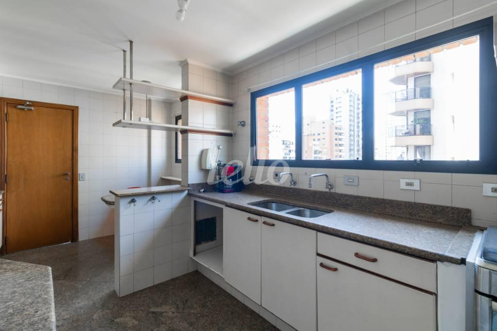 COZINHA de Apartamento à venda, Padrão com 198 m², 4 quartos e 3 vagas em Vila Mariana - São Paulo