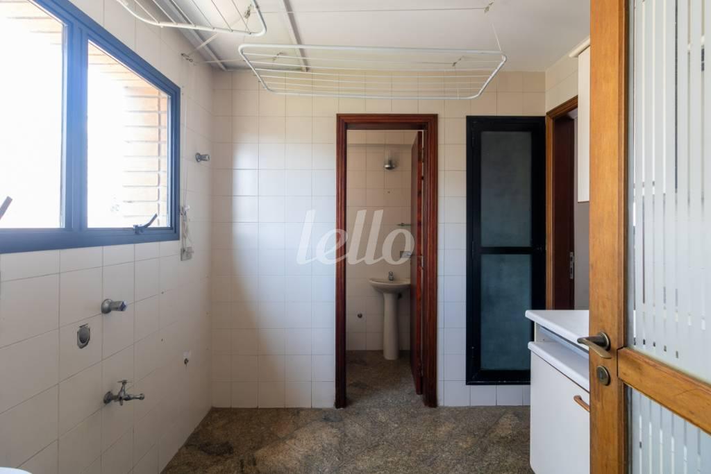 ÁREA DE SERVIÇO de Apartamento à venda, Padrão com 198 m², 4 quartos e 3 vagas em Vila Mariana - São Paulo