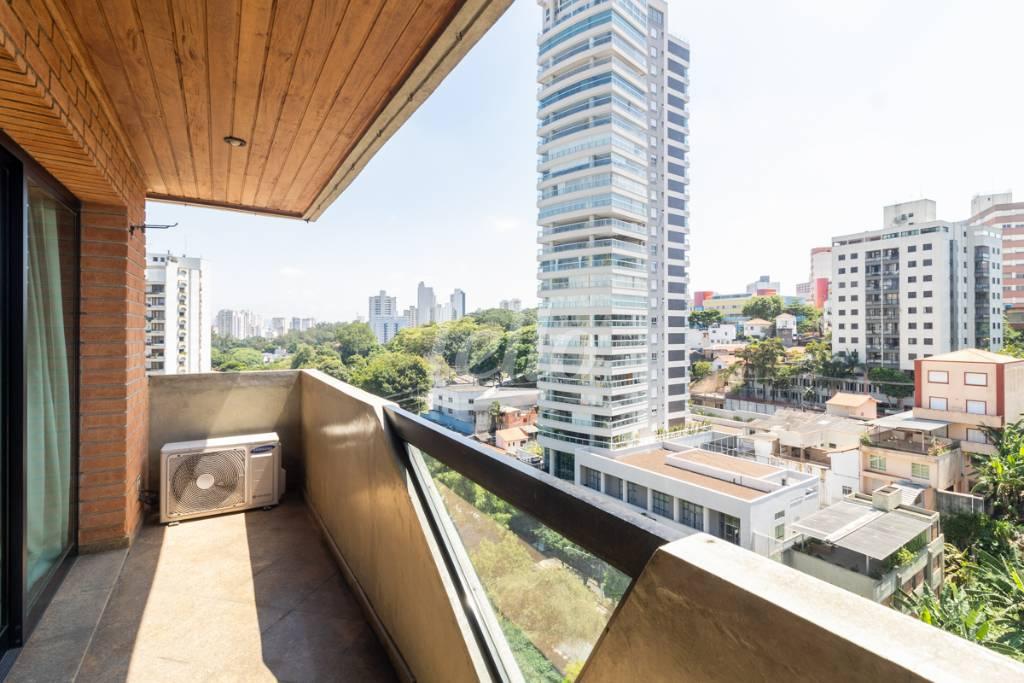 VARANDA de Apartamento à venda, Padrão com 198 m², 4 quartos e 3 vagas em Vila Mariana - São Paulo