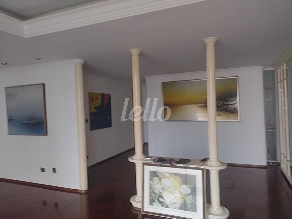 SALA de Apartamento à venda, Padrão com 175 m², 4 quartos e 2 vagas em Vila Bastos - Santo André