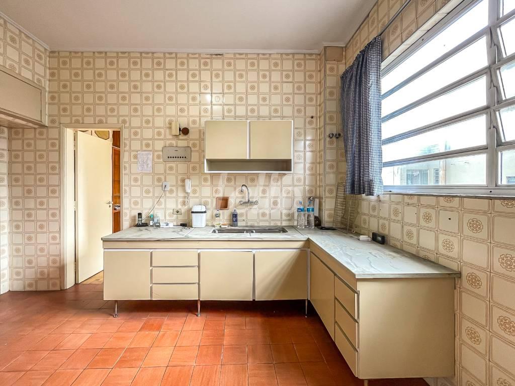 COZINHA de Apartamento à venda, Padrão com 296 m², 3 quartos e 2 vagas em Jardins - São Paulo