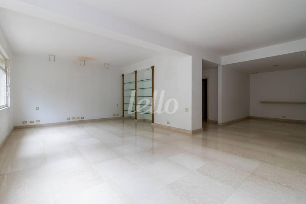 SALA de Apartamento para alugar, Padrão com 250 m², 3 quartos e em Jardim Europa - São Paulo