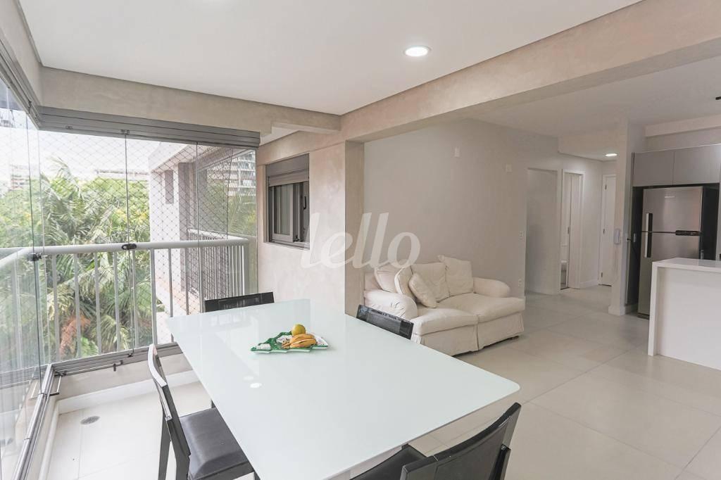 VARANDA GOURMET de Apartamento à venda, Padrão com 76 m², 2 quartos e 1 vaga em Indianópolis - São Paulo