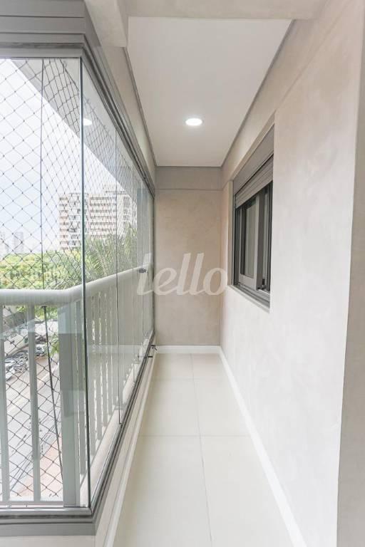 VARANDA de Apartamento à venda, Padrão com 76 m², 2 quartos e 1 vaga em Indianópolis - São Paulo