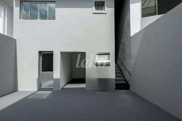 QUINTAL de Casa para alugar, sobrado com 200 m², e 2 vagas em Sumarezinho - São Paulo