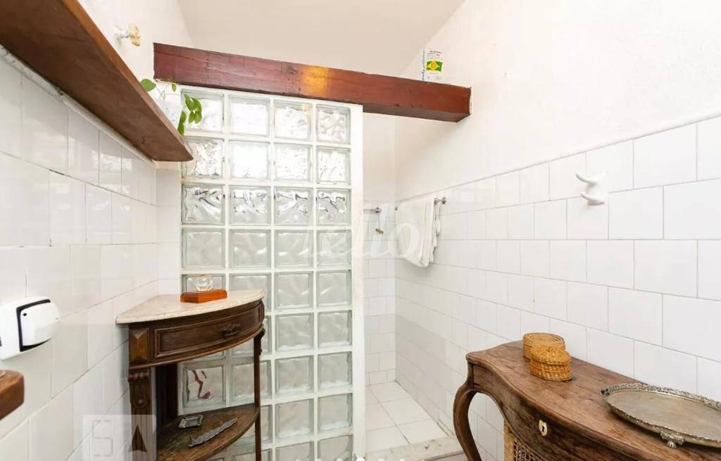 BANHEIRO de Casa à venda, sobrado com 154 m², 4 quartos e 1 vaga em Jardins - São Paulo