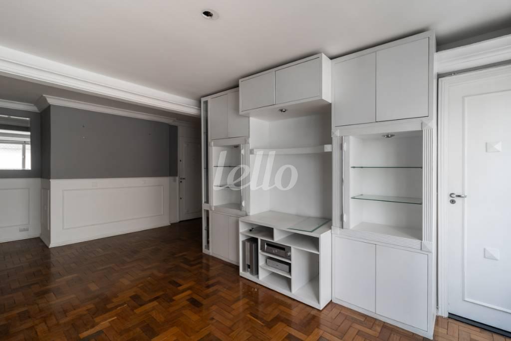 SALA de Apartamento à venda, Padrão com 120 m², 3 quartos e em Itaim Bibi - São Paulo