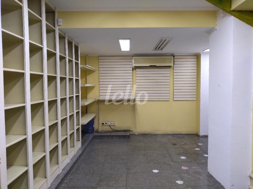 LOJA de Loja para alugar, Padrão com 40 m², e em Santana - São Paulo