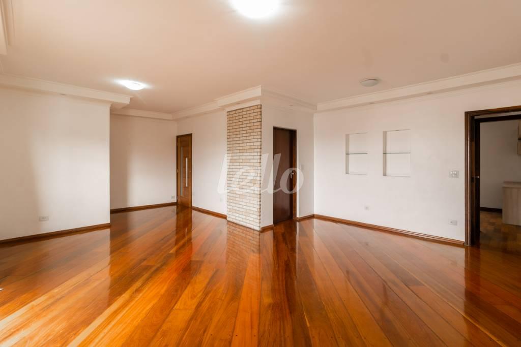 SALA de Apartamento para alugar, Padrão com 127 m², 3 quartos e 2 vagas em Vila Marina - Santo André