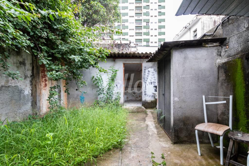 32 FUNDOS de Salão para alugar, Padrão com 150 m², e 1 vaga em Vila Pompeia - São Paulo