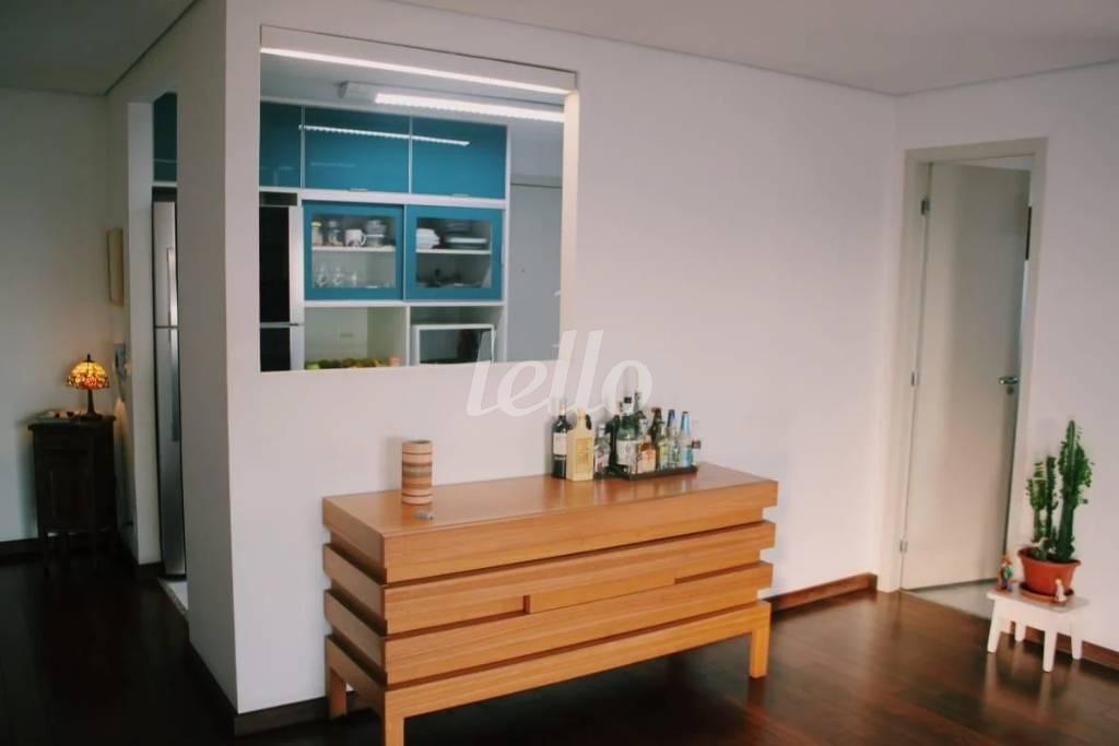 LIVING de Apartamento à venda, Duplex com 175 m², 3 quartos e 2 vagas em Vila Santo Estéfano - São Paulo