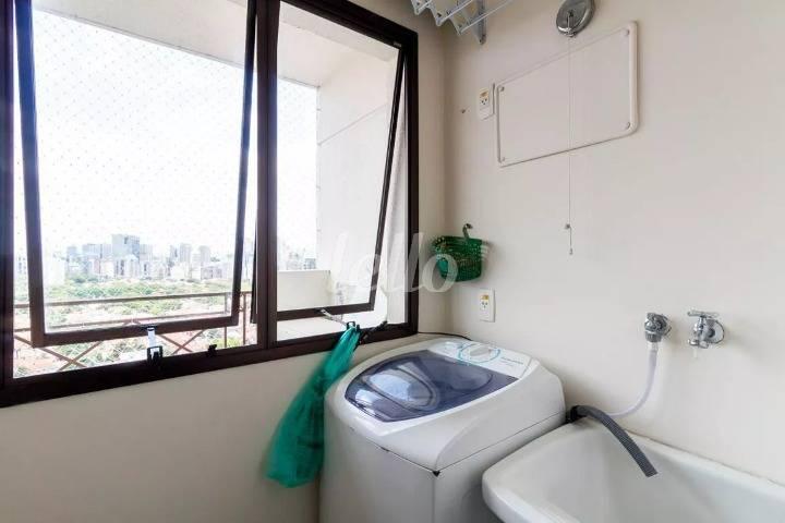 ÁREA DE SERVIÇO de Apartamento para alugar, Padrão com 54 m², 2 quartos e 1 vaga em Vila Olímpia - São Paulo