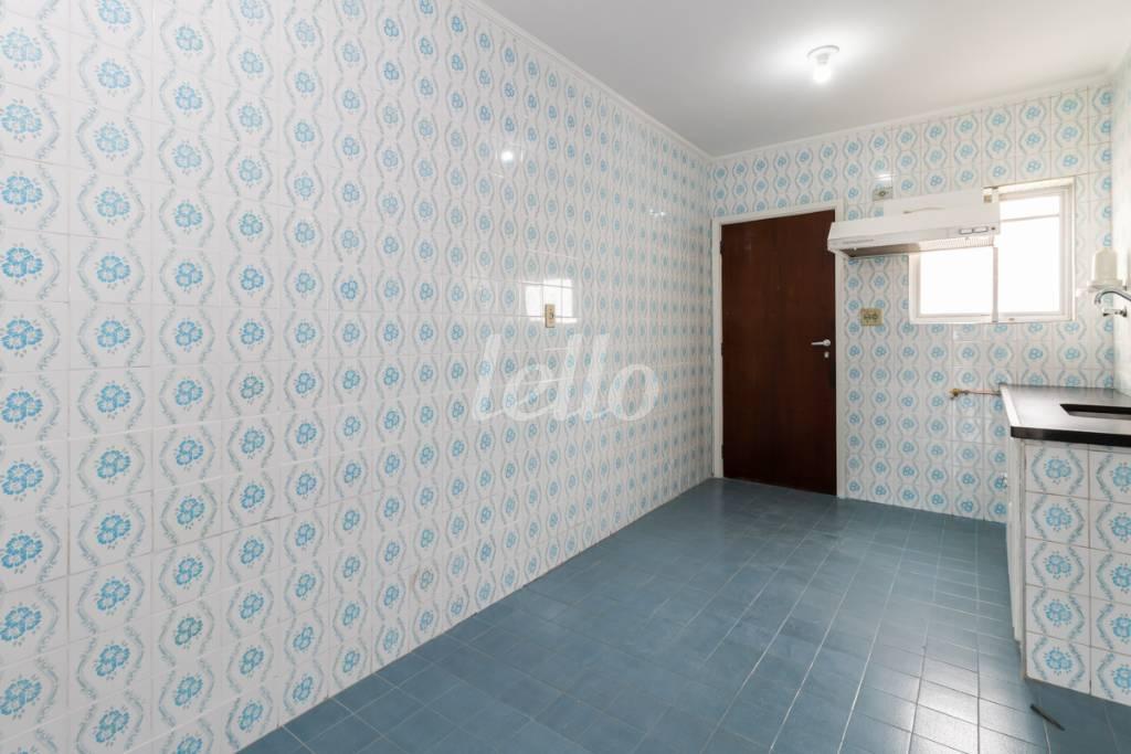 COZINHA de Apartamento para alugar, Padrão com 100 m², 3 quartos e 2 vagas em Pinheiros - São Paulo