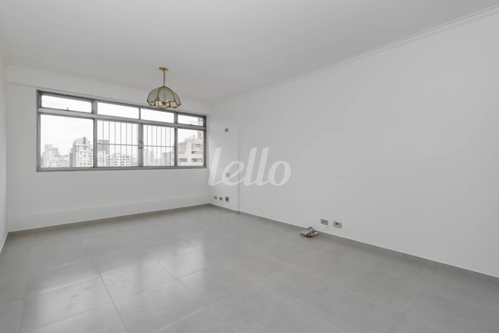 SALA de Apartamento para alugar, Padrão com 100 m², 3 quartos e 2 vagas em Pinheiros - São Paulo