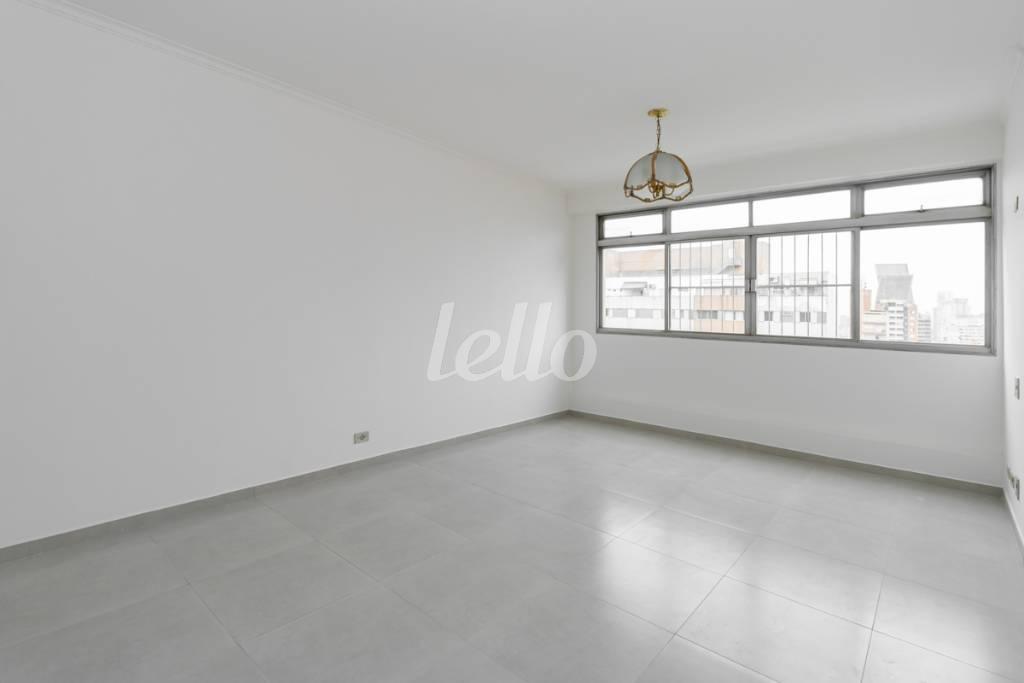 SALA de Apartamento para alugar, Padrão com 100 m², 3 quartos e 2 vagas em Pinheiros - São Paulo