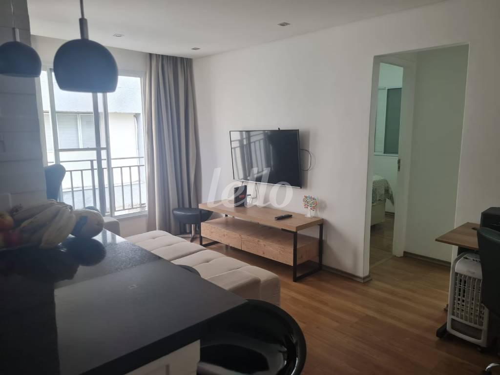 SALA de Apartamento à venda, Padrão com 42 m², 1 quarto e 1 vaga em Vila Madalena - São Paulo
