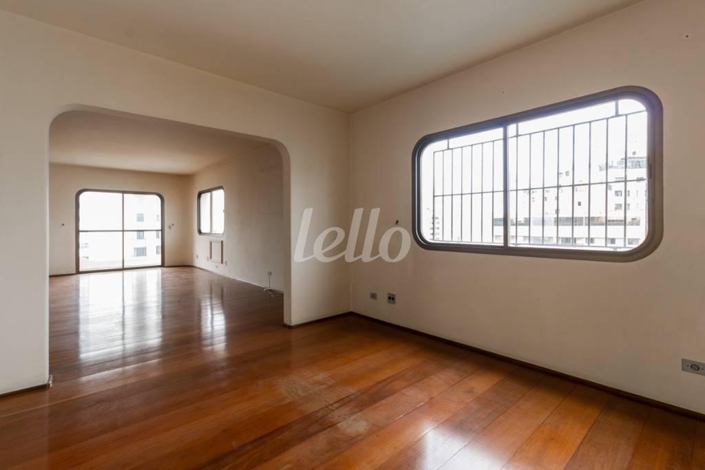 SALA 3 de Apartamento à venda, Padrão com 301 m², 4 quartos e 4 vagas em Campo Belo - São Paulo