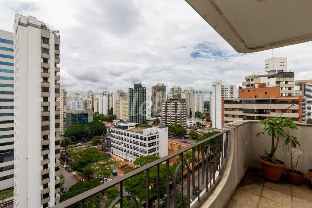 VARANDA de Apartamento à venda, Padrão com 301 m², 4 quartos e 4 vagas em Campo Belo - São Paulo