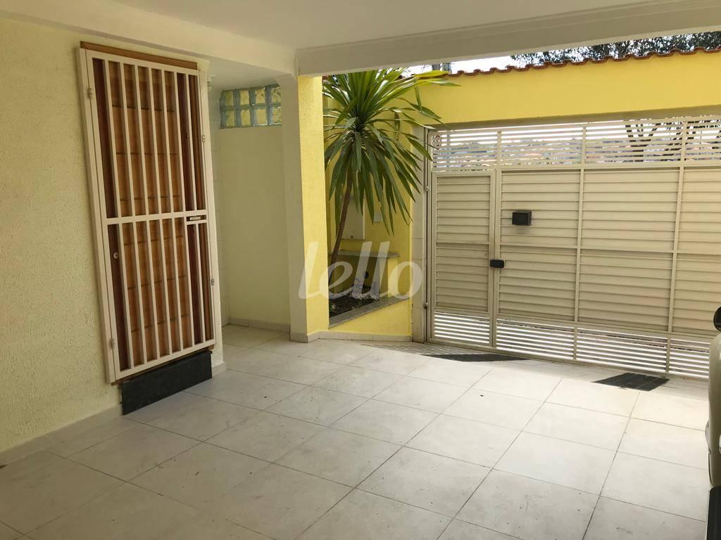 GARAGEM de Casa à venda, assobradada com 90 m², 2 quartos e 2 vagas em Utinga - Santo André