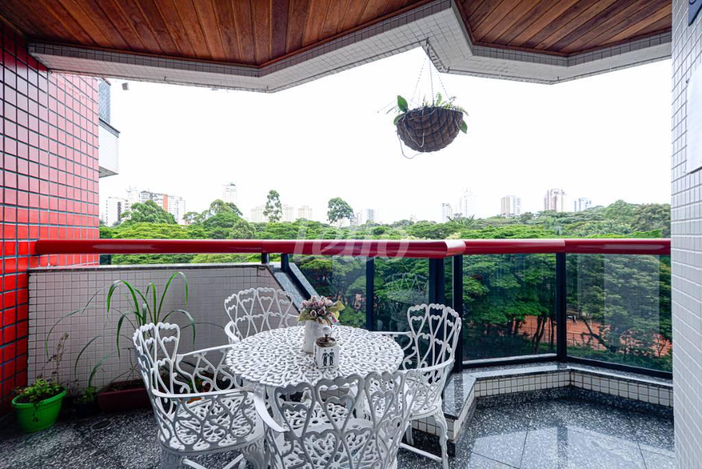 SACADA de Apartamento à venda, Padrão com 137 m², 3 quartos e 3 vagas em Tatuapé - São Paulo