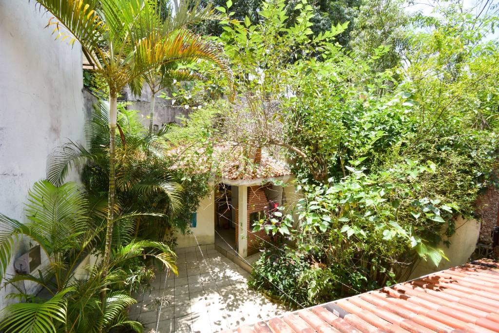 VISTA DOS FUNDOS de Casa à venda, sobrado com 150 m², 4 quartos e 3 vagas em Vila Irmãos Arnoni - São Paulo