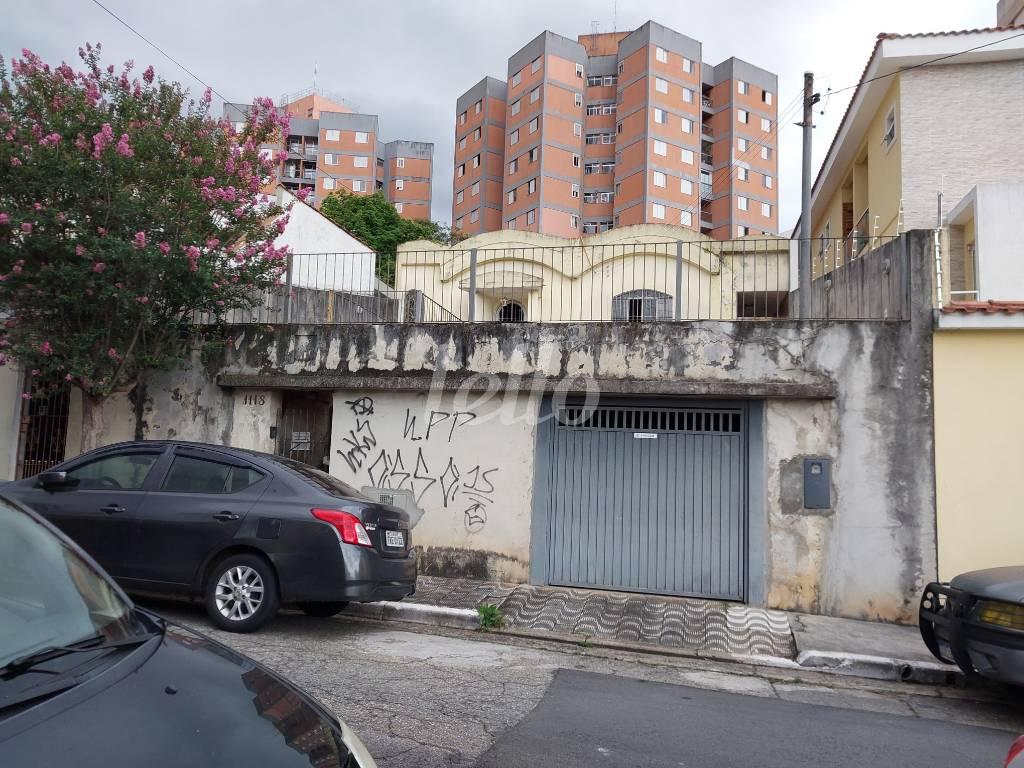 FACHADA de Casa à venda, assobradada com 264 m², 4 quartos e 2 vagas em Vila Aurora - São Paulo